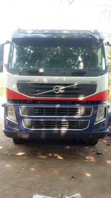 ขายรถบรรทุก 10 ล้อรั้ว VOLVO FM 370 แรงม้าปี 2555 2 เพลามีระบบลาก ราคา 1800000