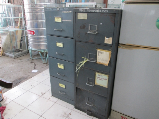 ตู้เอกสาร   หลายชั้น   เก็บเอกสาร  หรือใช้ประโยชน์อื่นๆก็ได้ครับ