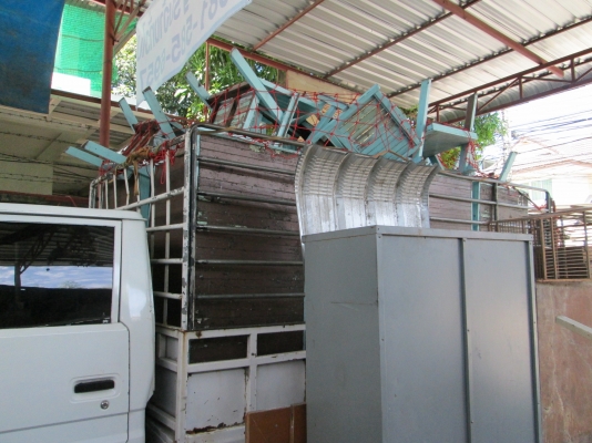 โต๊ะไมัเนื้อแข็ง   มีทั้งหมด  10ชุด  ร้านอาหาร  นั่งเล่นในบ้าน