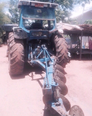 **570,000 บ.ต่อรอง/// FORD 8210 รถไถ2เพลา **ขาย รถไถ2เพลา ตัวแกร่ง FORD 8210 4WD 85แรง เคึรื่องเดิม เกียร์เดิม เครื่องยนต์6สูบ 85แรง แน่นดี แรง ดี ปั้มดี แน่น เกียร์ดี ไม่หลุด ระบบ 4WD ใช้งานปกติ ไม่มีปัญหาครับ ช่วงล่างดี แน่น คล่องตัวดี ระบบไฮดรอลิก หน้า