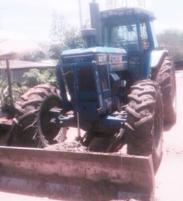 **570,000 บ.ต่อรอง/// FORD 8210 รถไถ2เพลา **ขาย รถไถ2เพลา ตัวแกร่ง FORD 8210 4WD 85แรง เคึรื่องเดิม เกียร์เดิม เครื่องยนต์6สูบ 85แรง แน่นดี แรง ดี ปั้มดี แน่น เกียร์ดี ไม่หลุด ระบบ 4WD ใช้งานปกติ ไม่มีปัญหาครับ ช่วงล่างดี แน่น คล่องตัวดี ระบบไฮดรอลิก หน้า