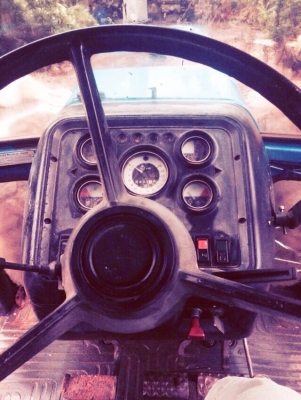 **570,000 บ.ต่อรอง/// FORD 8210 รถไถ2เพลา **ขาย รถไถ2เพลา ตัวแกร่ง FORD 8210 4WD 85แรง เคึรื่องเดิม เกียร์เดิม เครื่องยนต์6สูบ 85แรง แน่นดี แรง ดี ปั้มดี แน่น เกียร์ดี ไม่หลุด ระบบ 4WD ใช้งานปกติ ไม่มีปัญหาครับ ช่วงล่างดี แน่น คล่องตัวดี ระบบไฮดรอลิก หน้า