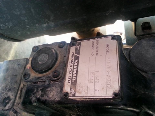 ยันร์ม่า 39 แรง 4 WD พร้อมใบมีดดันหน้า สภาพดี เดิมๆครับ