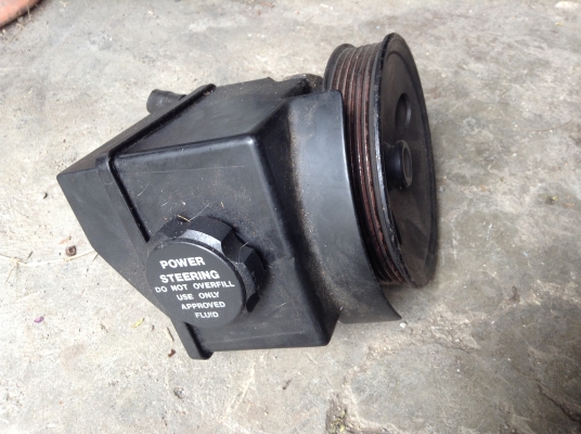 แยกเครื่องvolvo 960 s90 ไม่มีเกียร์เป็นอะไหล่ขายทุกชิ้น