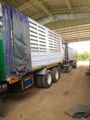 ร็อกกี้ 210 พร้อมลูก 2 คลาน