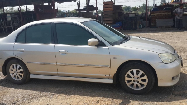 ขาย รถเก๋งHONDA CIVIC รุ่นEXI ปี03เครื่อง1700
