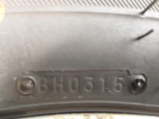 ขายแม็กพร้อมยาง 4 เส้น รถ มิตซู สตาด้า ยางใหม่บริดสโตน ลีโอ 677 (195R14C) ปี 2015