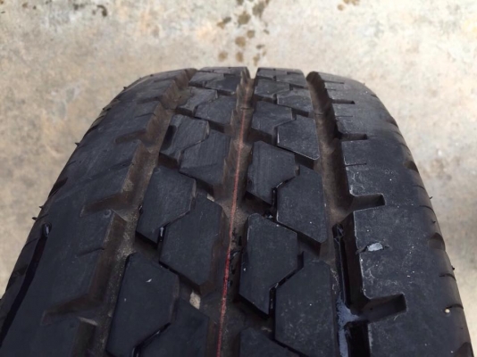 ขายแม็กพร้อมยาง 4 เส้น รถ มิตซู สตาด้า ยางใหม่บริดสโตน ลีโอ 677 (195R14C) ปี 2015