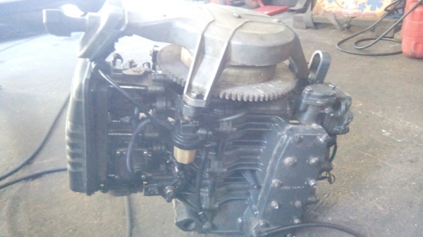 ขายท่อนเครื่อง   yamaha 30 hp 2 จังหวะสามสูบ