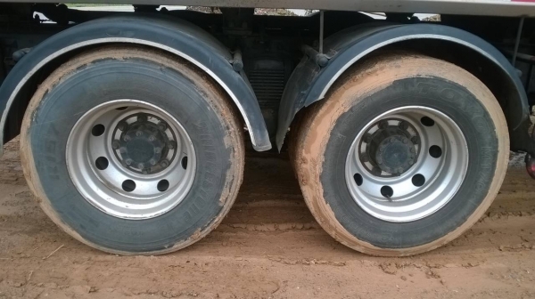 ขายรถบรรทุกน้ำมัน 10 ล้อ เพลาเดียว ไอ้หลง M6 ปี 49 คัสซีสวยตลอดเส้น ขนาด 16,000 ลิตร 5 ห้อง ยางเรเดียลเต็มทุกเส้น ทะเบียนพร้อมโอน