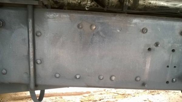 ขายรถบรรทุกน้ำมัน 10 ล้อ เพลาเดียว ไอ้หลง M6 ปี 49 คัสซีสวยตลอดเส้น ขนาด 16,000 ลิตร 5 ห้อง ยางเรเดียลเต็มทุกเส้น ทะเบียนพร้อมโอน