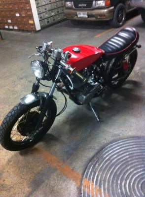 ขาย YAMAHA SR400 คาเฟ่อินวอย 43000 ขาย YAMAHA SR400 คาเฟ่อินวอย 43000