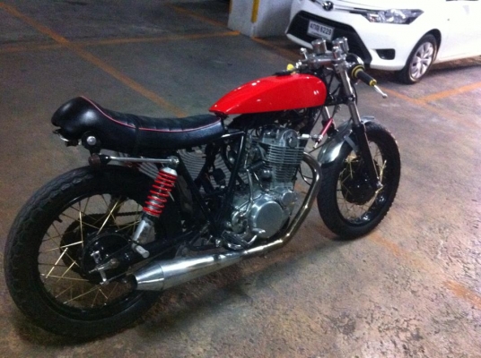 ขาย YAMAHA SR400 คาเฟ่อินวอย 43000 ขาย YAMAHA SR400 คาเฟ่อินวอย 43000