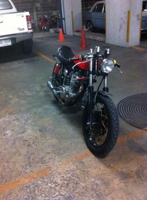 ขาย YAMAHA SR400 คาเฟ่อินวอย 43000 ขาย YAMAHA SR400 คาเฟ่อินวอย 43000