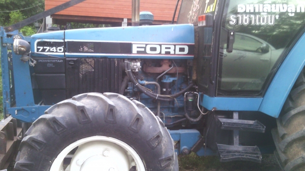 ขายรถไถFORD  NEWHOLLAND  รุ่น7740 คานหน้าคาลาโล่  100แรงม้า  ทะเบียนพร้อมสนใจ0810076640เกียรธรรมดา12X12