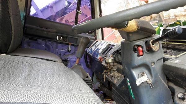 10ลัอเพลาเดียวพื้นเรียบ195แรง Isuzu FVM32M R-3001073 เครื่อง