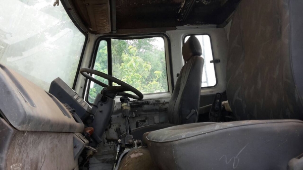 10ลัอเพลาเดียวพื้นเรียบ195แรง Isuzu FVM32M R-3001073 เครื่อง