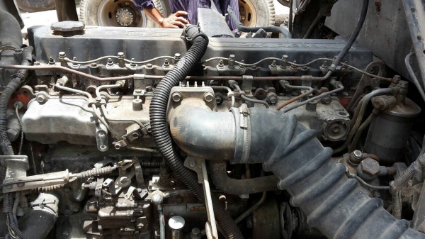 10ลัอเพลาเดียวพื้นเรียบ195แรง Isuzu FVM32M R-3001073 เครื่อง