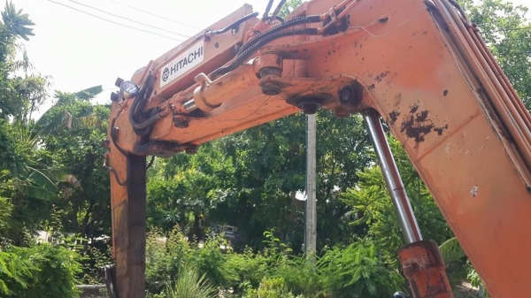 ขายรถขุดแบ็คโค hitashi 60 ช่างล่างเต็ม เอวแน่น ลูเลอร์ พร้อมใช้งาน เครื่องอีซูซุ75 ปั๊มดี