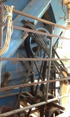 ขายด่วน รถหกล้อนวดข้าว + ตู้นวดข้าวเกษตรพัฒนา 6 ฟุต 2 ตู้ลม สภาพดีพร้อมใช้งานได้เลยครับ เครื่องยนต์ 100 แรงของ ISUZU 4BC2 เครื่องแรงดีไม่เยิ้ม ช่วงล่างใหญ่คัชซีไม่มีผุ ยางสภาพดีประมาณ 60\% พร้อมใช้งาน เอกสารสัญญาซื้อขาย ราคาต่อรองได้ครับ