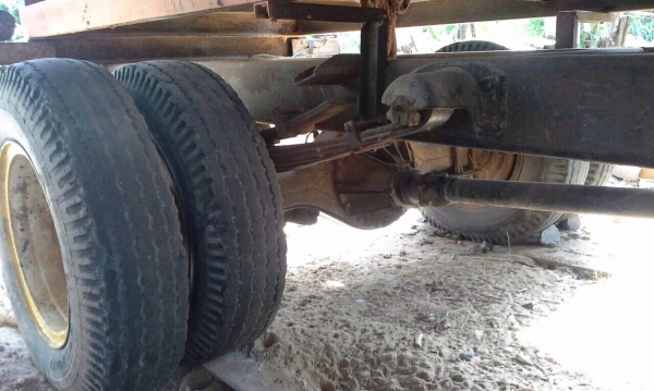 ขายด่วน รถหกล้อนวดข้าว + ตู้นวดข้าวเกษตรพัฒนา 6 ฟุต 2 ตู้ลม สภาพดีพร้อมใช้งานได้เลยครับ เครื่องยนต์ 100 แรงของ ISUZU 4BC2 เครื่องแรงดีไม่เยิ้ม ช่วงล่างใหญ่คัชซีไม่มีผุ ยางสภาพดีประมาณ 60\% พร้อมใช้งาน เอกสารสัญญาซื้อขาย ราคาต่อรองได้ครับ