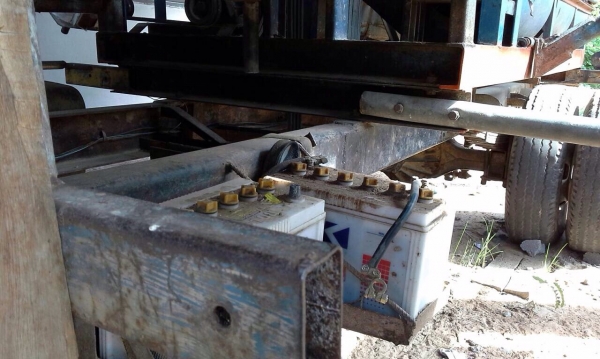 ขายด่วน รถหกล้อนวดข้าว + ตู้นวดข้าวเกษตรพัฒนา 6 ฟุต 2 ตู้ลม สภาพดีพร้อมใช้งานได้เลยครับ เครื่องยนต์ 100 แรงของ ISUZU 4BC2 เครื่องแรงดีไม่เยิ้ม ช่วงล่างใหญ่คัชซีไม่มีผุ ยางสภาพดีประมาณ 60\% พร้อมใช้งาน เอกสารสัญญาซื้อขาย ราคาต่อรองได้ครับ