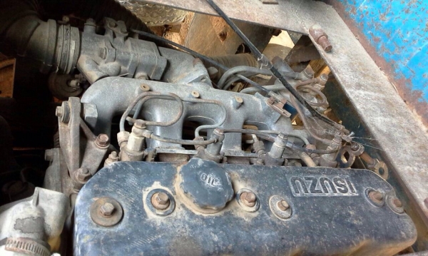 ขายด่วน รถหกล้อนวดข้าว + ตู้นวดข้าวเกษตรพัฒนา 6 ฟุต 2 ตู้ลม สภาพดีพร้อมใช้งานได้เลยครับ เครื่องยนต์ 100 แรงของ ISUZU 4BC2 เครื่องแรงดีไม่เยิ้ม ช่วงล่างใหญ่คัชซีไม่มีผุ ยางสภาพดีประมาณ 60\% พร้อมใช้งาน เอกสารสัญญาซื้อขาย ราคาต่อรองได้ครับ