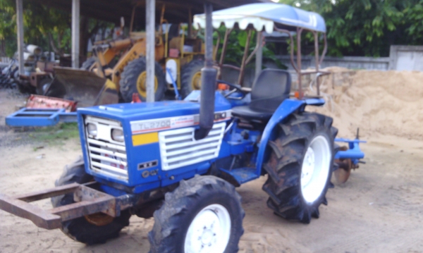 ขาย รถไถ lsekl 27 แรง 2 เพลา สวยๆ พร้อมใช้ ต่อรองได้ขายได้ขายเลยครับ