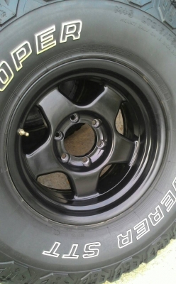 ขายยาง Mud 315/75R16 สัญชาติอเมริกา พร้อมล้อสวยๆครับ