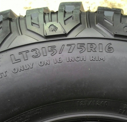 ขายยาง Mud 315/75R16 สัญชาติอเมริกา พร้อมล้อสวยๆครับ