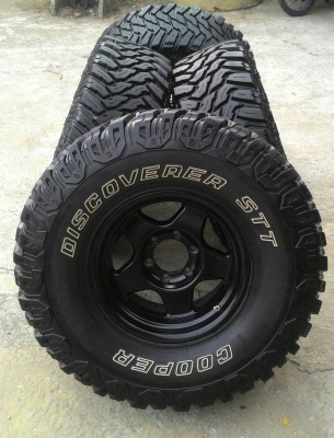 ขายยาง Mud 315/75R16 สัญชาติอเมริกา พร้อมล้อสวยๆครับ