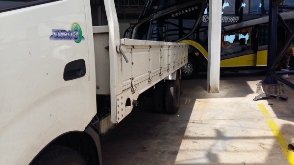 กระบะ หกล้อยาว **ถอดออกจากฮีโน่** มือสองสภาพดีมาก พื้นไม้ ขายไม่แพงราคาพ่อค้า 081 074 5778 ลุงโหนกรับสาย