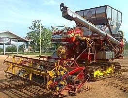 ขายด่วน รถเกี่ยวข้าวเกษตรพัฒนา รุ่นปลดหนี้ ปี 49 รถสวยสภาพดีพร้อมใช้งานได้เลยครับ เครื่องยนต์ 210 HP ISUZU 6HH1 เครื่องแน่นแรงดีเดิมๆไม่มีเยิ้ม อุ้ม 2.5 ตัน ปั๊มไดกิ้นเบอร์ 22 แรงดีสุดๆครับ ช่วงล่างตัวเดิน 12 แน่นเต็มดี พร้อมใช้งานได้เลย เอกสารสัญญาซื้อขา