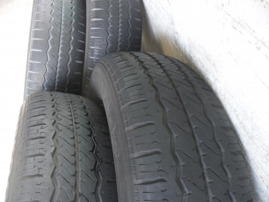 ยาง Hankok 215/70R16ปี11 สวยๆ 4 เส้น ราคา 3000 บาท ยาง Hankok 215/70R16ปี11 สวยๆ 4 เส้น ราคา 3000 บาท