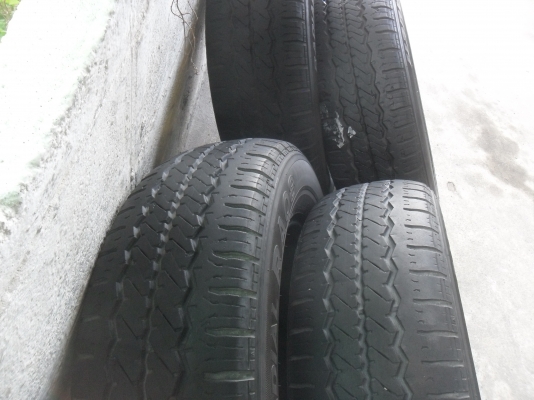 ยาง Hankok 215/70R16ปี11 สวยๆ 4 เส้น ราคา 3000 บาท ยาง Hankok 215/70R16ปี11 สวยๆ 4 เส้น ราคา 3000 บาท