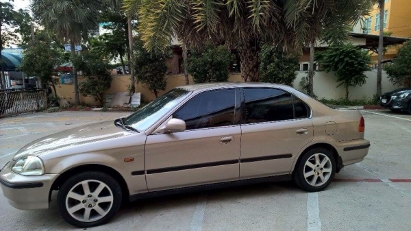 89000฿ขาย civic ตาโต เกียร์ ธรรมดา รถสวย ใช้งานได้ทันที่