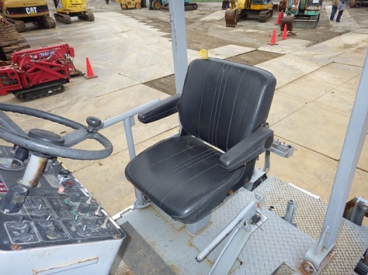 ขายรถปูยาง NIGATA NF60W ขายรถปูยาง NIGATA NF60W