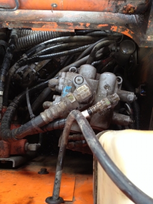 รถแม็คโค ยี่ห้อ hitachi รุ่น 135ur-5