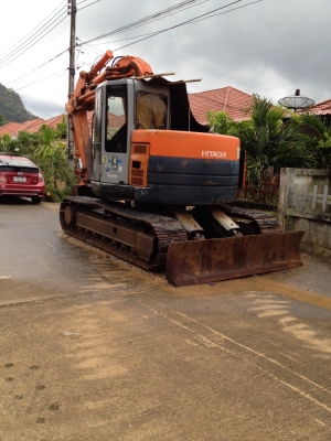 รถแม็คโค ยี่ห้อ hitachi รุ่น 135ur-5