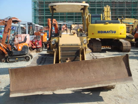 ขายด่วน รถแทรคเตอร์  BD2G นำเข้าจากญี่ปุ่น แท้ๆๆ รภสภาพสวย ใช้งานมาน้อย 1086 ชม. สภาพสวยมากๆๆ