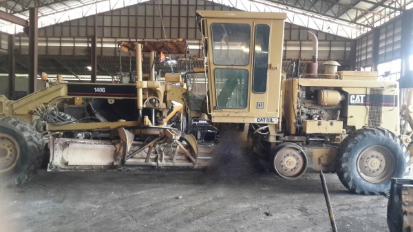 รถเกรด CAT 140G. ( รถทำงาน 11,xxx ชม. ) สนใจติดต่อ 081 - 6079515 รถเกรด CAT 140G. ( รถทำงาน 11,xxx ชม. ) สนใจติดต่อ 081 - 6079515