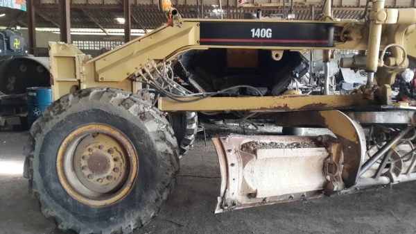 รถเกรด CAT 140G. ( รถทำงาน 11,xxx ชม. ) สนใจติดต่อ 081 - 6079515 รถเกรด CAT 140G. ( รถทำงาน 11,xxx ชม. ) สนใจติดต่อ 081 - 6079515