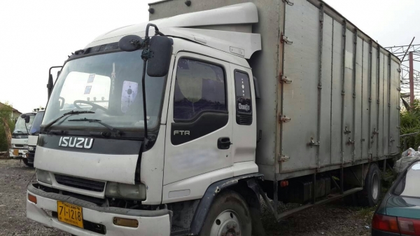 ขายรถบรรทุก6ล้อ อีซูซุ เดคก้า