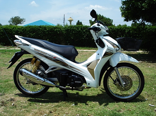 ขาย honda wave 125 i โฉมใหม่สีขาว สภาพสวยๆซักคัน