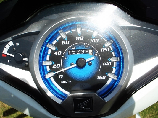 ขาย honda wave 125 i โฉมใหม่สีขาว สภาพสวยๆซักคัน