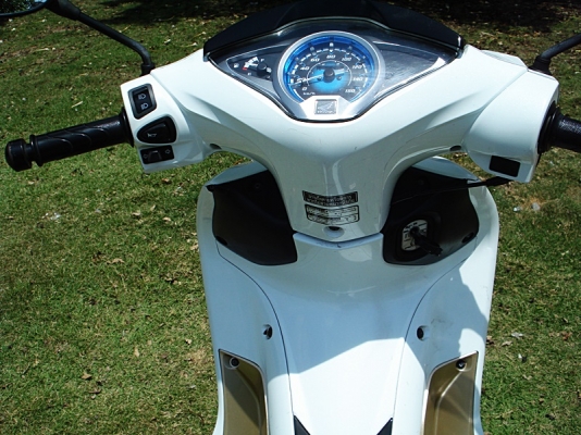 ขาย honda wave 125 i โฉมใหม่สีขาว สภาพสวยๆซักคัน