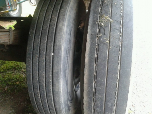 ขายลูกพ่วง 3 เพลาแท้ไม่ดั้มปี 53 ยาว 7.20 เมตร สภาพสวย ขายลูกพ่วง 3 เพลาแท้ไม่ดั้มปี 53 ยาว 7.20 เมตร สภาพสวย