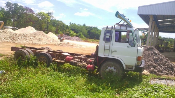 รถสิบล้อ HINO KT920 เครื่อง HO7C เก๋ง F18 หลุดมัดจำ.