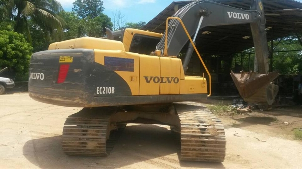 รถแบคโฮ VOLVO EC210B เลขชั่วโมง 5,000 ชม.