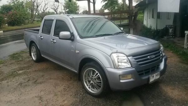 ขายดีแมกสี่ดอ เครื่อง2.5เทอโบปี05 รถสวยสอาดทั้งนอกและใน เดิมบาง ไม่เคยชน พร้อมใช้พร้อมโอน เล่มสวย ขาย229000บาท0896069238